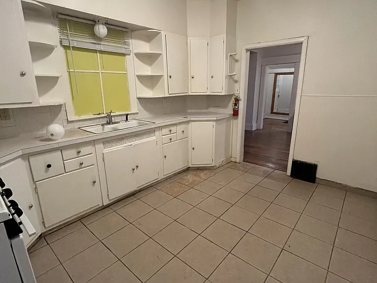 812 W Main St #1 — Photo 21