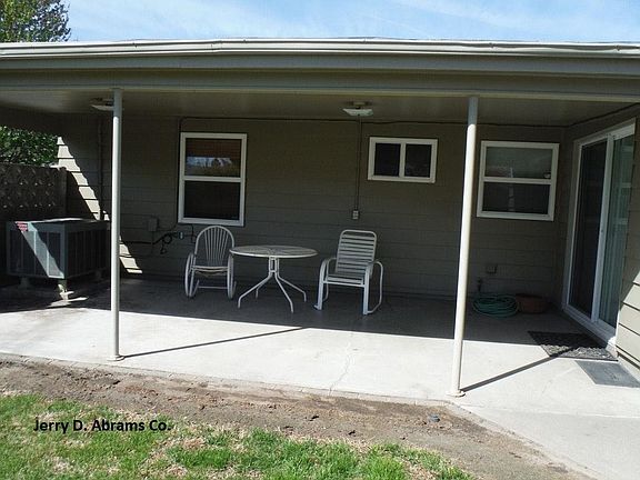 2nd image of 1306 Cottonwood Dr