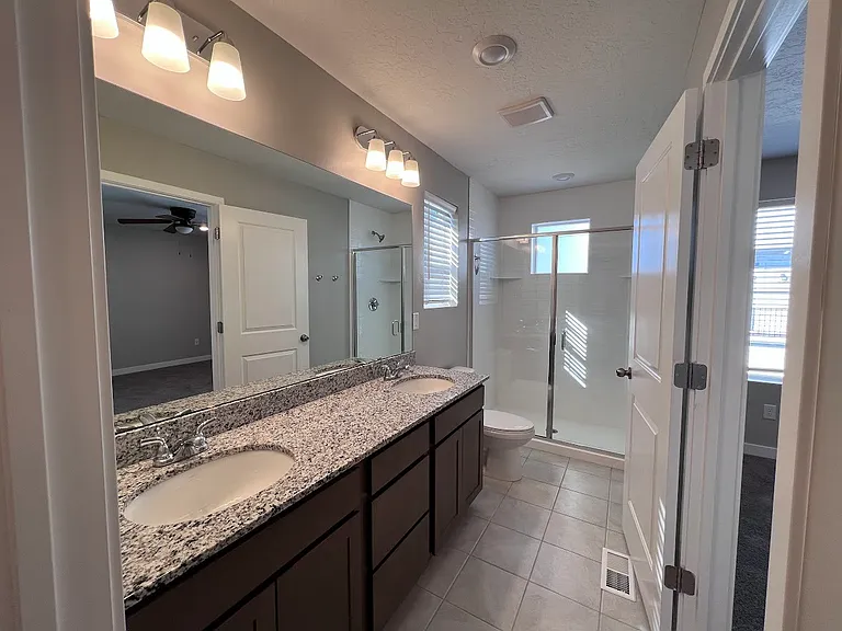 137 E Brushy Canyon St #1 — Photo 9