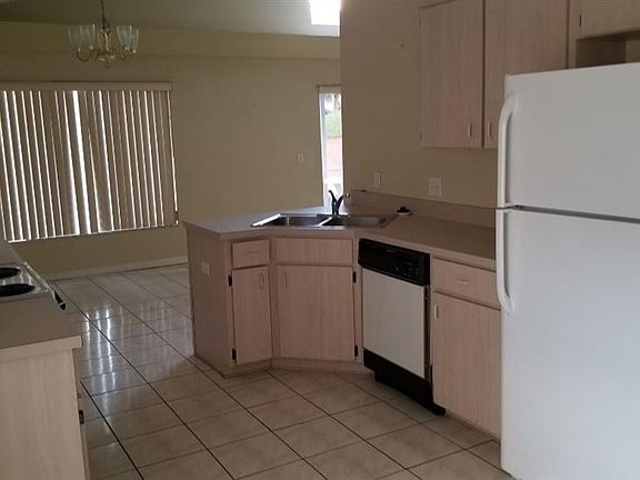 3rd image of 8213 Fort Thomas Way