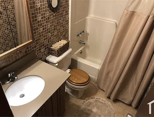 2218 Mohegan Ct — Photo 18