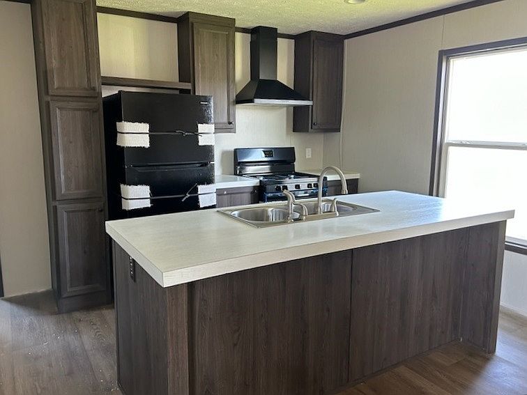 2nd image of 42 Sierra Dr