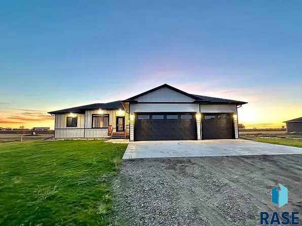 627 S Byron Blvd, Chamberlain, SD 57325