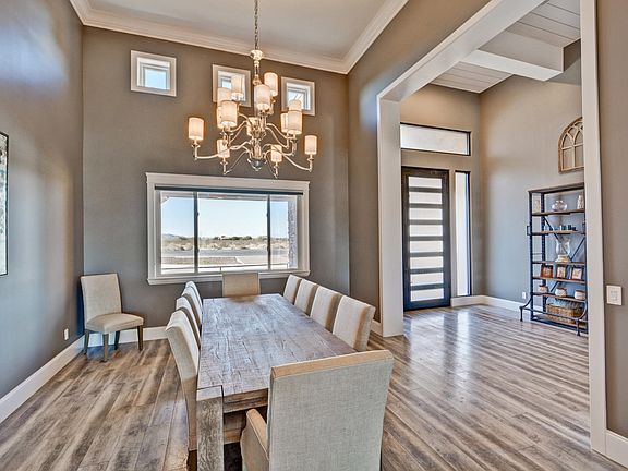 FORMAL DINING