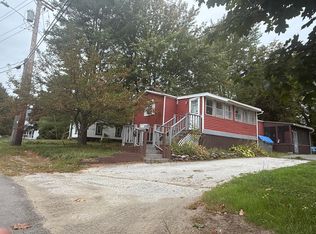 5 South St, Newport, ME 04953