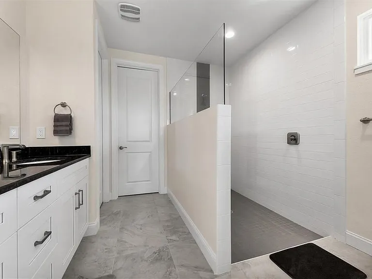 13305 Longville Ave — Photo 20