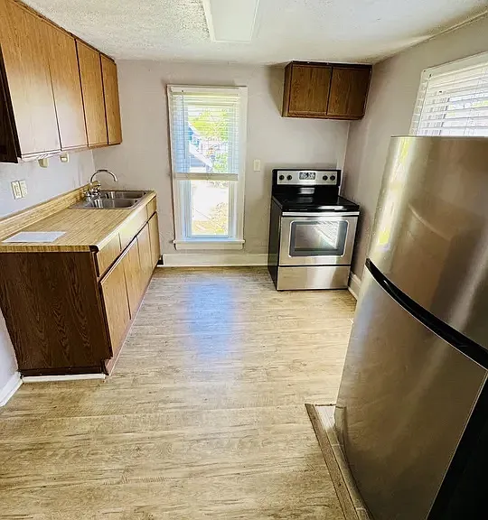 807 Court St — Photo 6