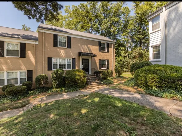 525 Wakefield Dr APT A, Charlotte, NC 28209