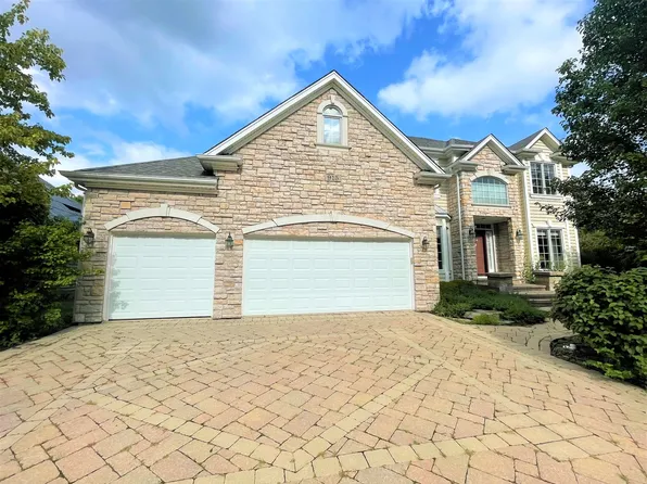 915 Burnham Ct, Aurora, IL 60502
