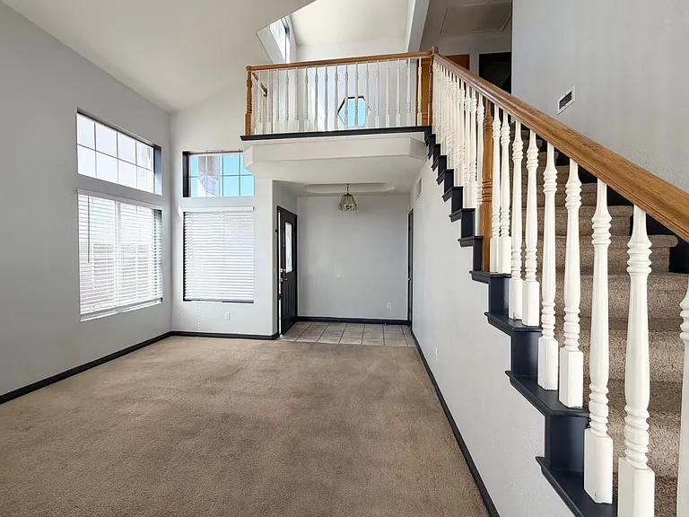 901 Golden Hawk Way — Photo 4