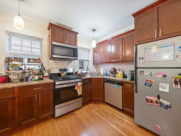 16 Easton St #2 — Photo 8