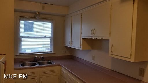 2nd image of 829 Park Ave
