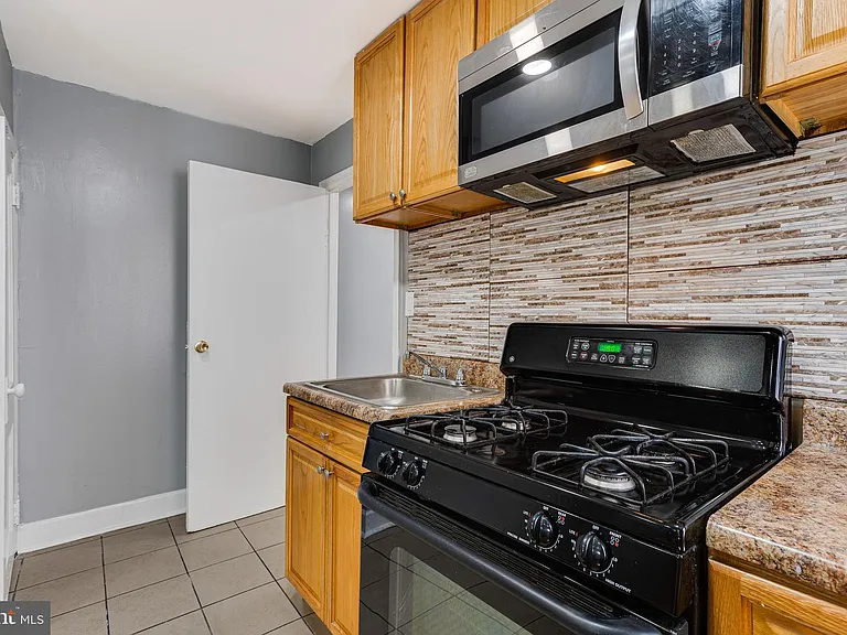 1528 Church St #1F — Photo 7