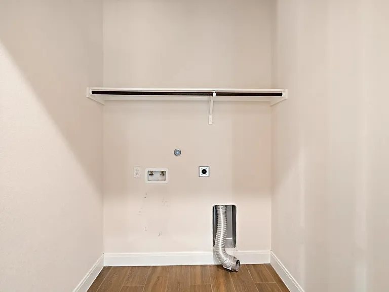 538 Carriage House — Photo 22