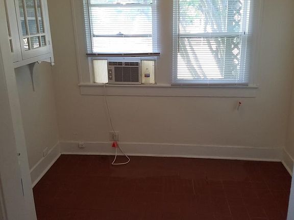 Kitchen nook with extra A/C for hot days