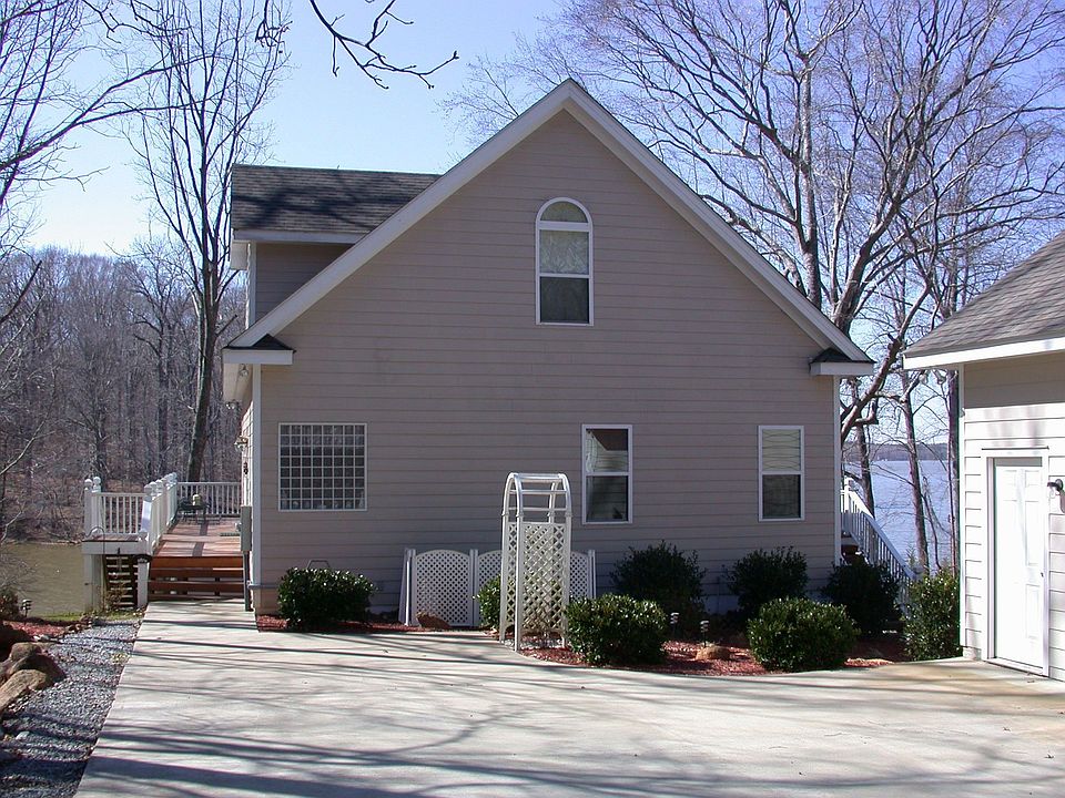 2nd image of 303 Happy Valley Rd