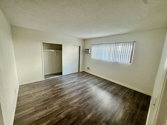 4th image of 1300 N Laurel Ave #12L