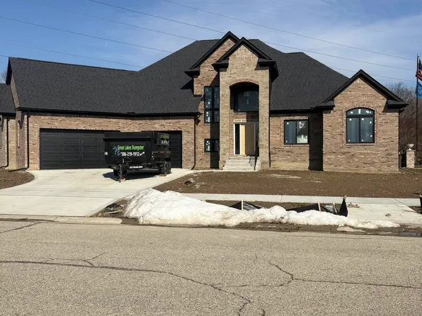 10505 Excalibur Dr, Shelby Township, MI 48315