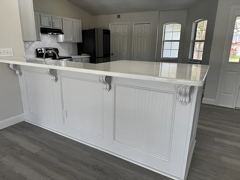 902 Fort St NW — Photo 5