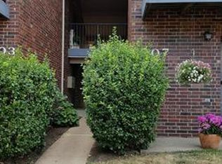 2307 Kratky Rd APT B, Saint Louis, MO 63114
