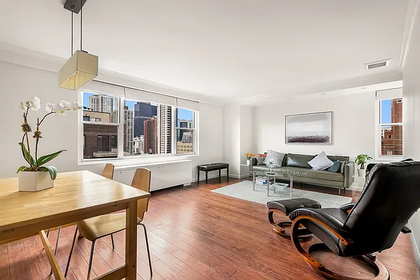 Sold by New York Private Realty Group | media 3