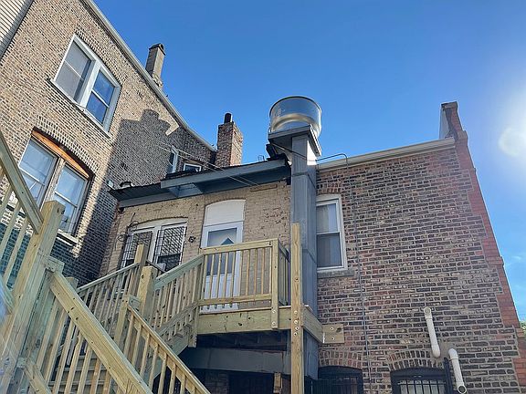 3rd image of 2524 S California Ave