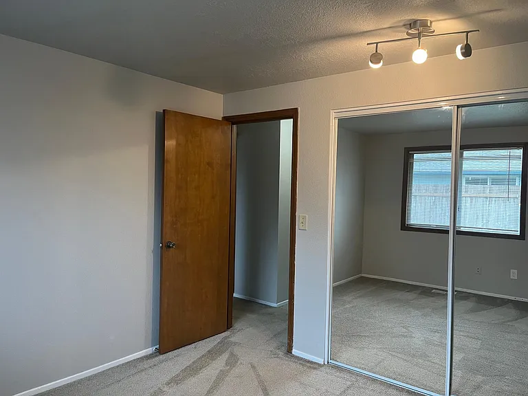 4745 Sorrel Ct SE — Photo 8