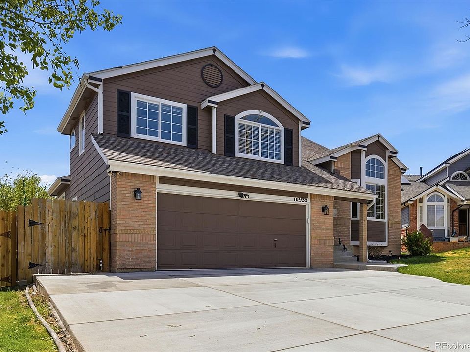 1st image of 10932 W Bellwood Place