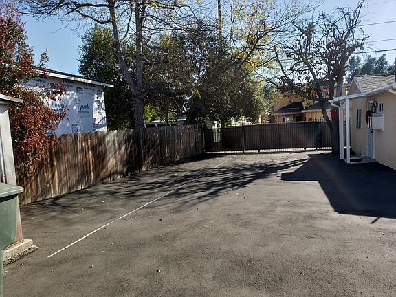 2nd image of 420 E Angeleno Ave