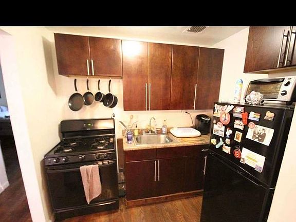 3rd image of 131 S 2nd St #1C