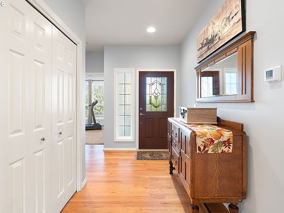 4th image of 1924 NE Harewood Pl