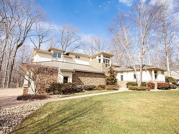 5th image of 1125 Lakepointe Dr