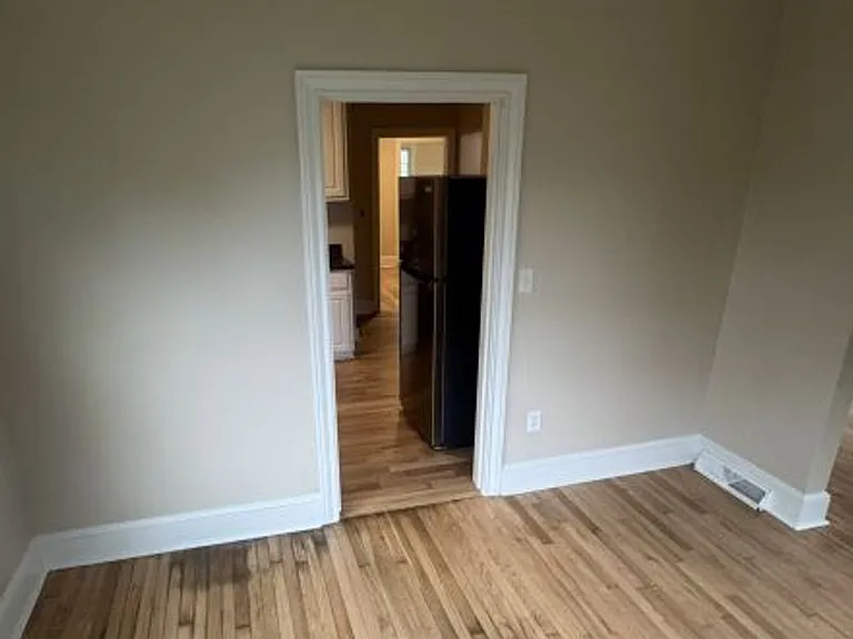 205 Ashmore St — Photo 4