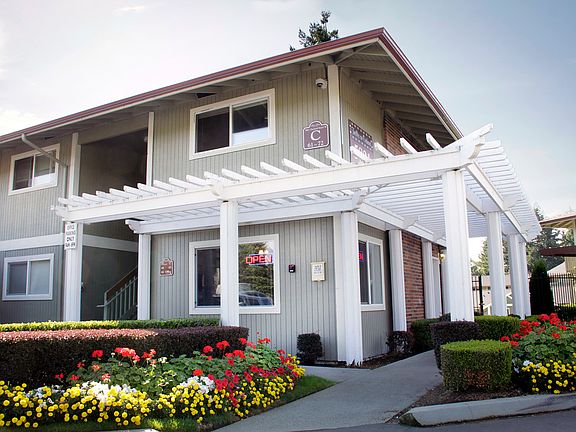 Renovated Apartments University Place Tacoma, WA