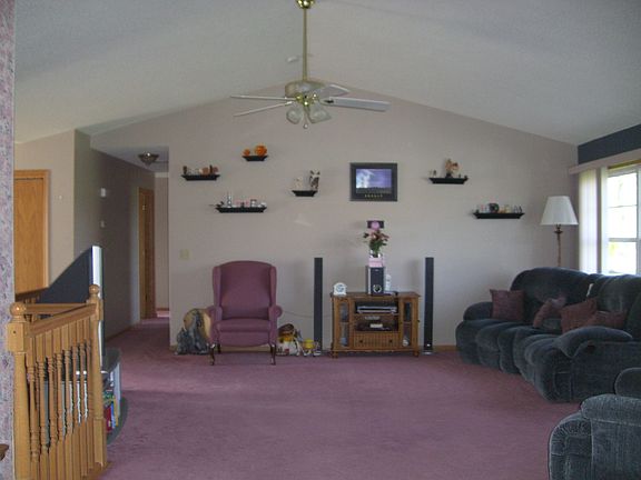3rd image of 102 Savanna Ln