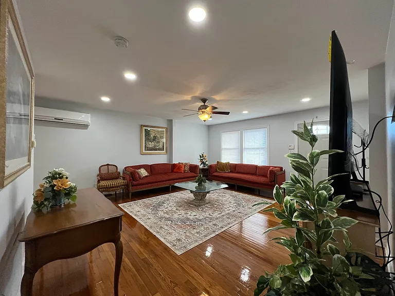9645 Sherwood Pl — Photo 6