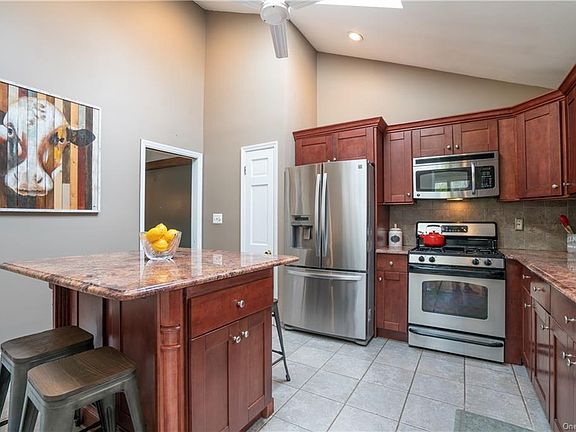 5th image of 3505 Carol Ct