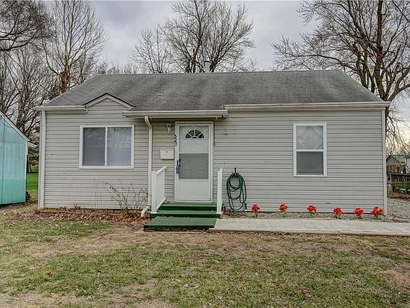 2nd image of 523 E Nettleton Ave