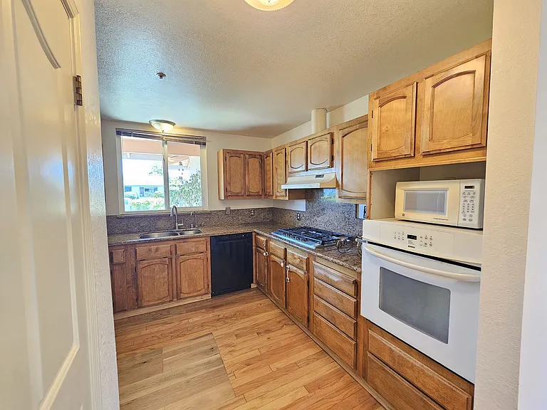 32270 Devonshire St — Photo 5