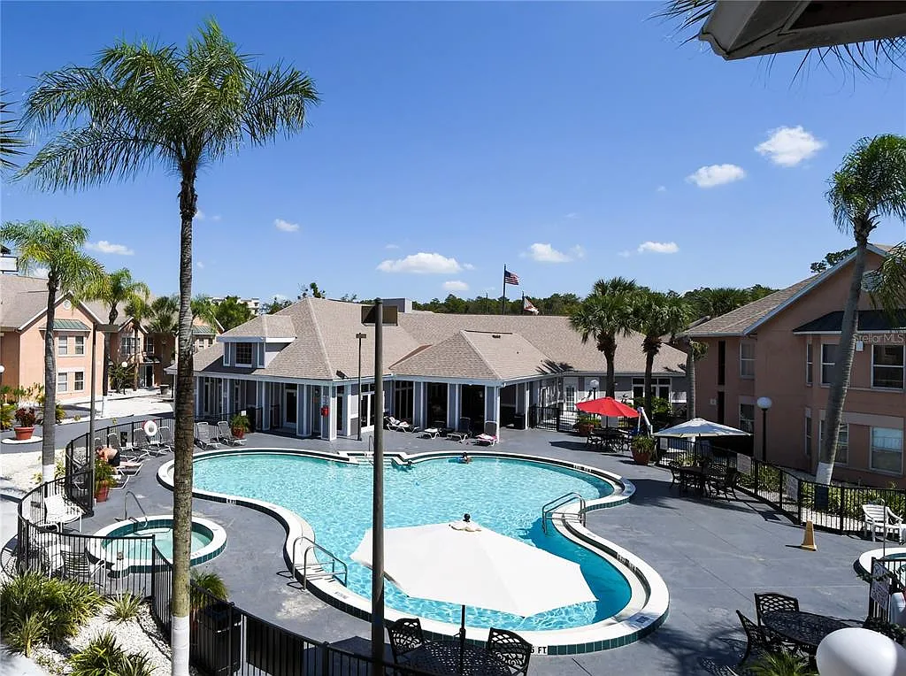 1 bed, 1.0 bath, 648 sqft, $2,000 — Photo 2