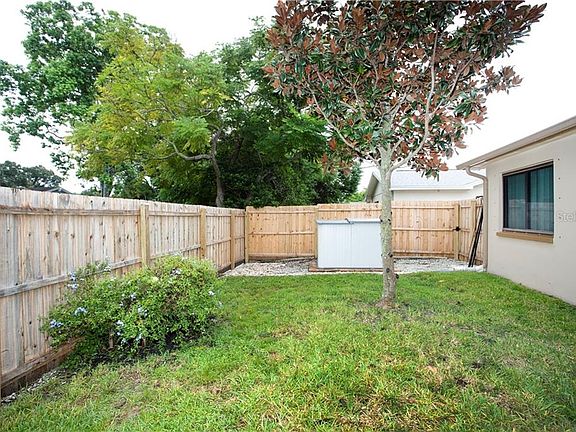 4th image of 1437 Rosewood Ave