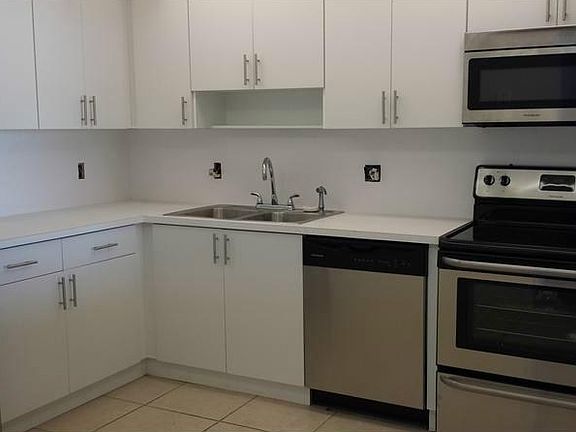 4th image of 13499 Biscayne Bl 805 #805