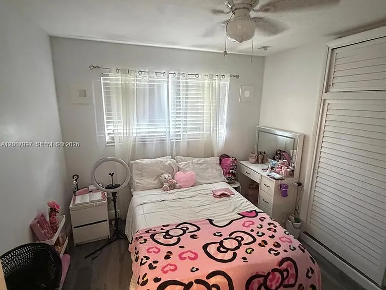 621 SW 71st Ter — Photo 10