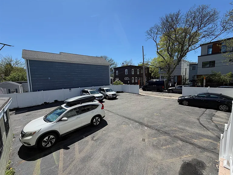 46 Lincoln St — Photo 5