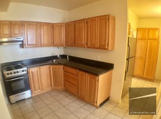 2556 12th St, Astoria, NY 11102