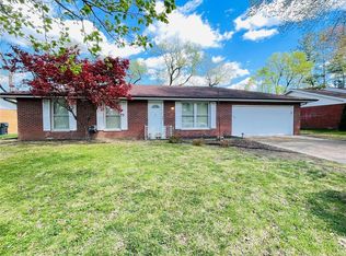 104 Stacy Dr, Fairview Heights, IL 62208