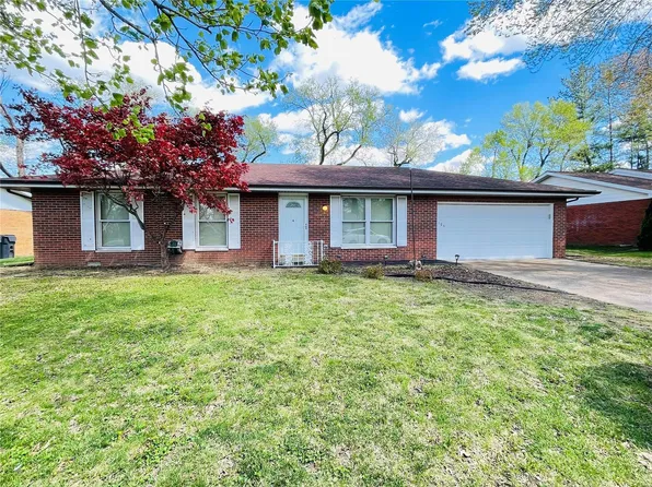 104 Stacy Dr, Fairview Heights, IL 62208