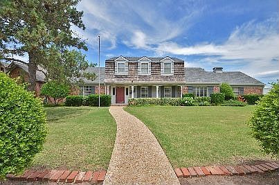 1st image of 2901 Rossmore Pl