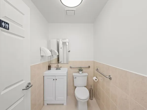 248 Avenue P image 31 of 51