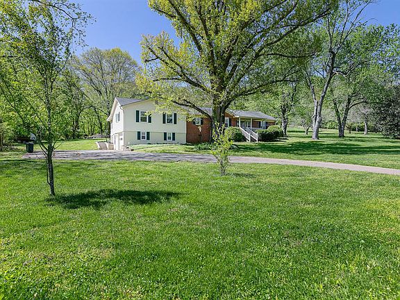 4th image of 2227 Henpeck Ln